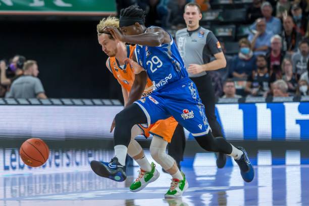 赛采用了 赛采用了